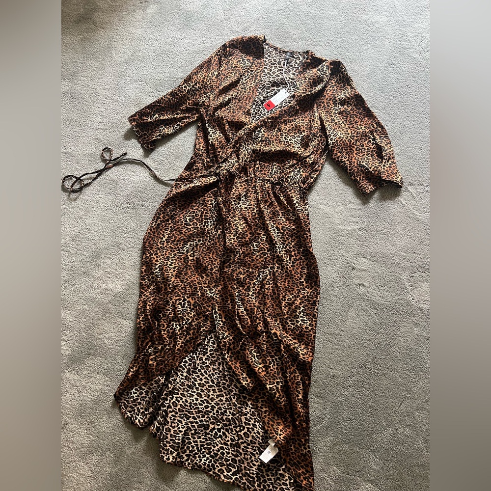 Intimissimi Leopard Print Top in Black and Brown Dress L